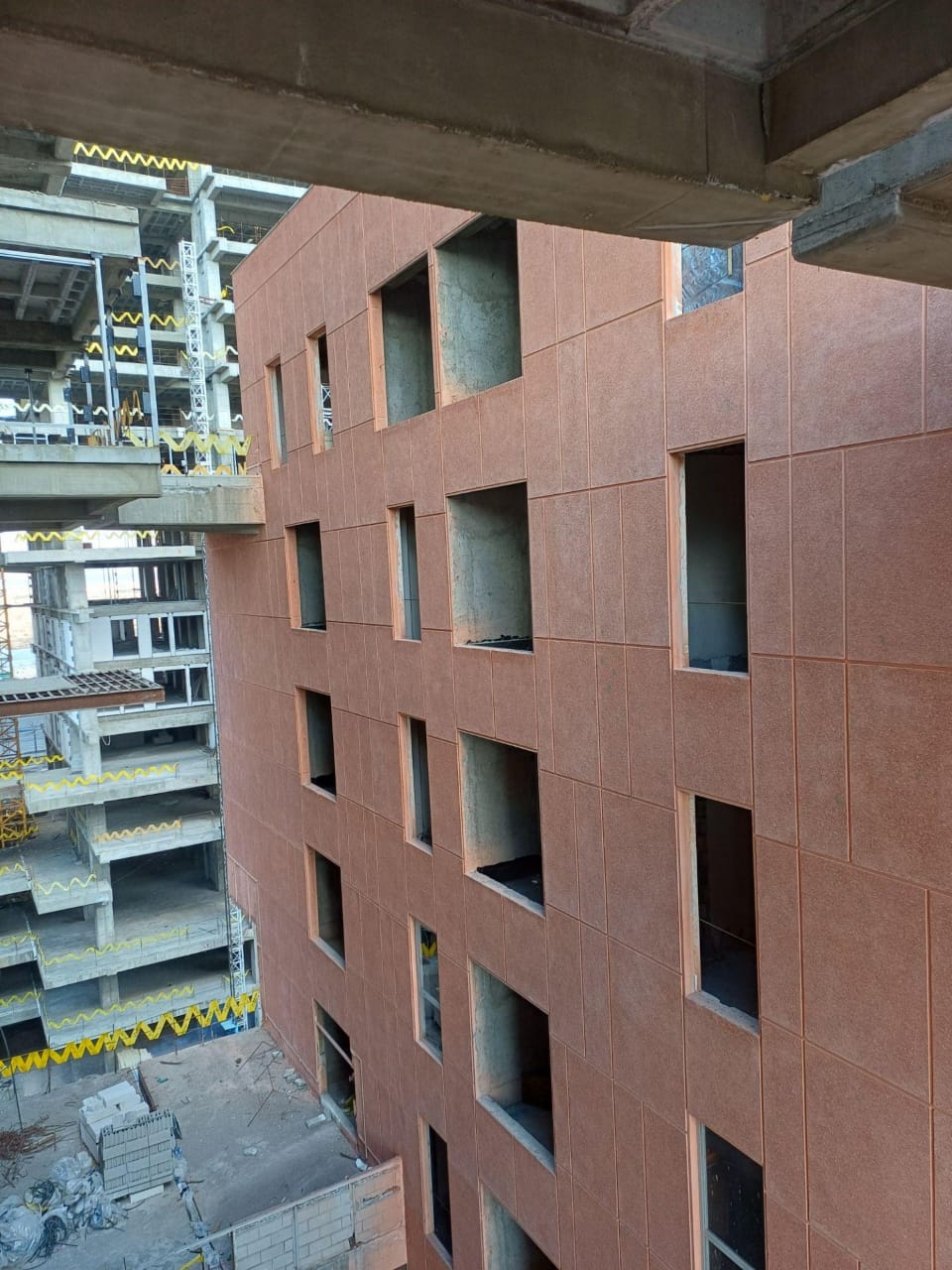 پیمانکاری ساختمان برادران پنج ستاره در تبریز